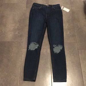 New never worn blue Free People jeans with tags.